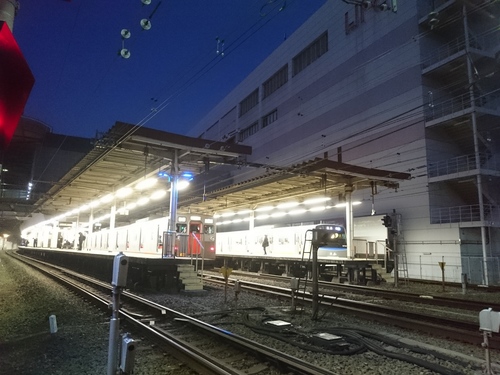 早朝の二俣川駅.JPG