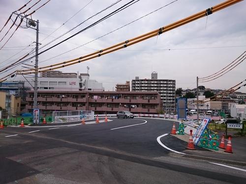 部分開通した鴨居上飯田線−６.JPG